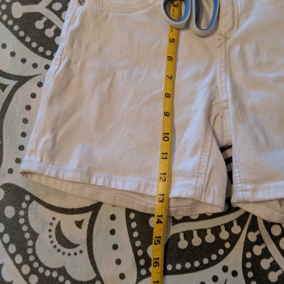 3/$20 / Seven7 / White Denim Shorts - Picture 7 of 8